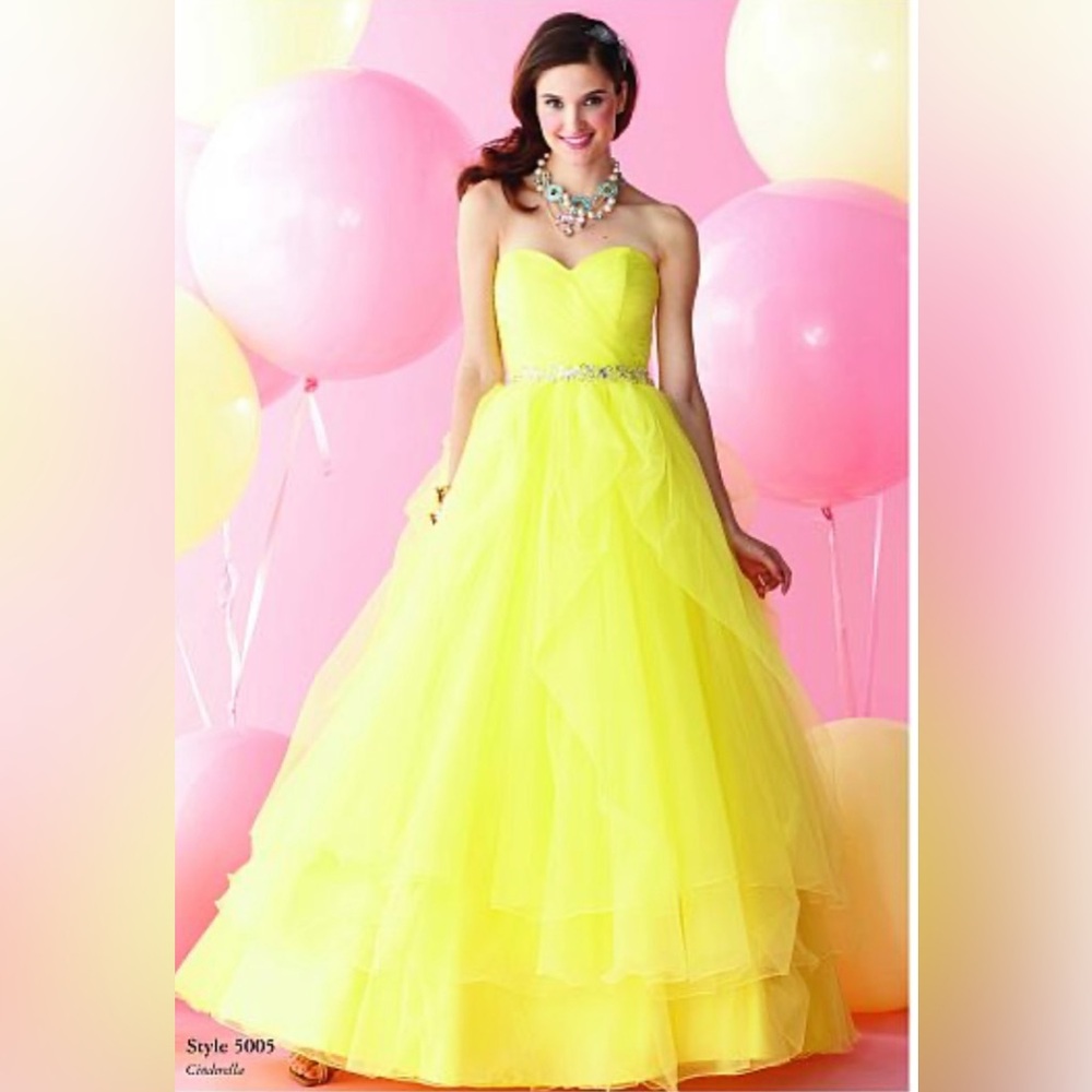 Alfred Angelo Disney Royal Ball Style‎ 5005 Princess Belle Ballgown
